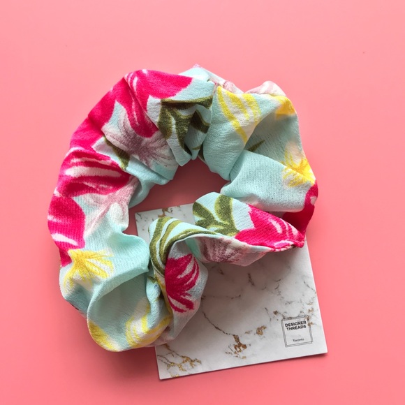 Floral Scrunchie - Night out at Leblon - Picture 2 of 9